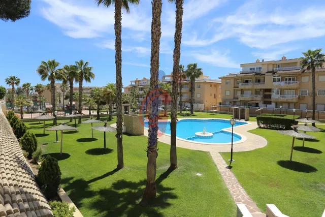 ¡Planta baja a la venta en el Pinar de Guardamar! Orientación oeste, cochera opcional — 3