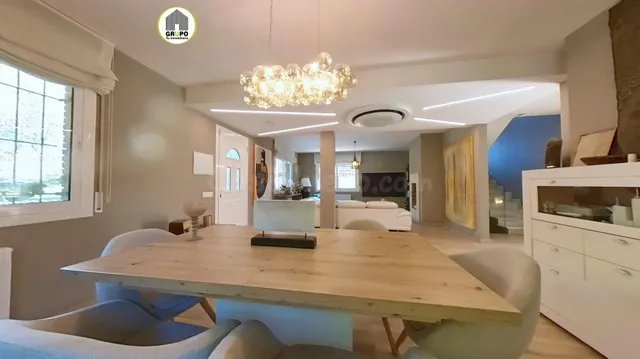 Casa reformada de tres plantas con piscina, jacuzzi, gimnasio, sauna  y vistas a parque natural — 3