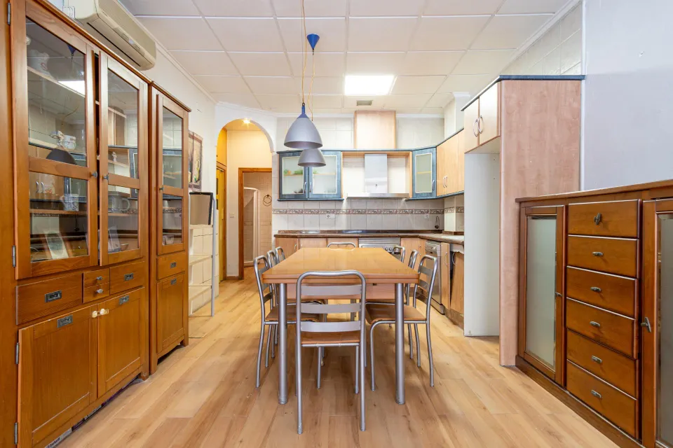 OPORTUNIDAD!!! LOCAL COMERCIAL COMO VIVIENDA. ubicación PERFECTA!!!