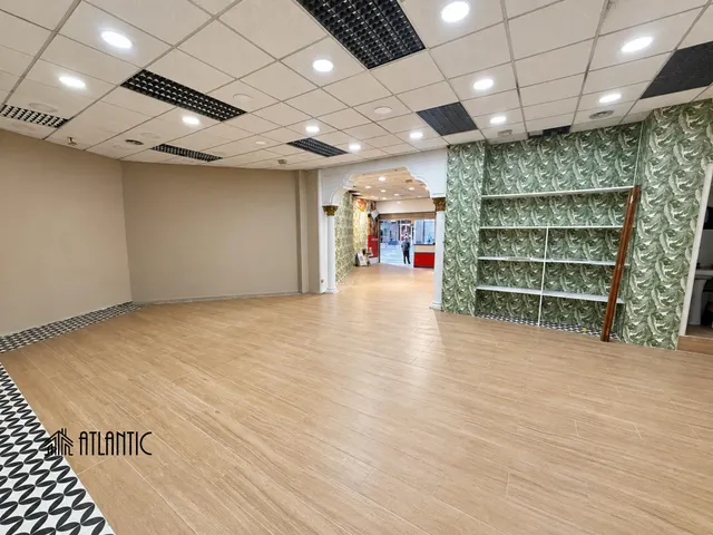 Local comercial 185m² en alquiler - Travesia de Vigo — 17