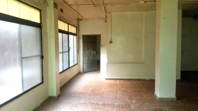ALQUILER DE LOCAL MUY AMPLIO EN MONCADA - foto 3