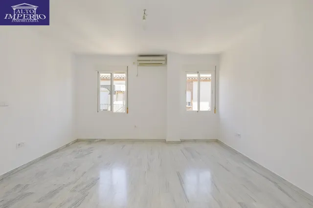 Piso con garaje y trastero — 11