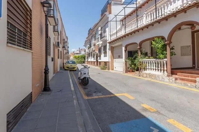 Piso con garaje en venta en Ogijares — 41