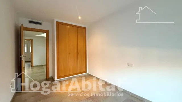 AMPLIO ADOSADO CON DOS TERRAZAS EN ZONA DEMANDADA — 19