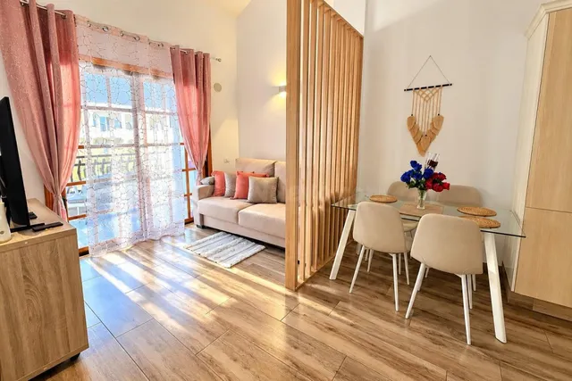 Apartamento con encanto de 1 dormitorio, buhardilla y terraza en Los Cristianos — 2