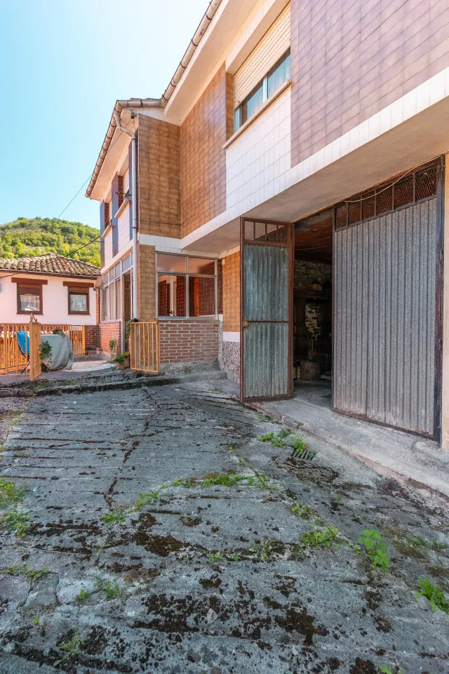 Estupenda propiedad, ¡lista para entrar a vivir entre montañas! Bello, concejo de Aller. — 37