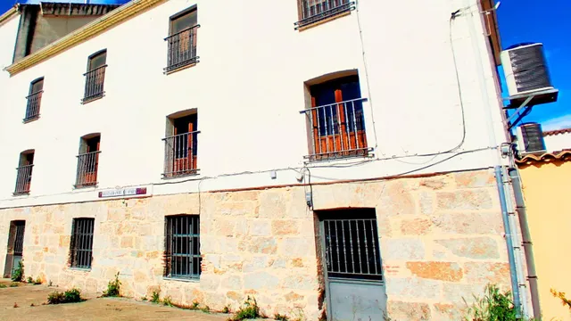 Urbis te ofrece un hotel en venta en Ciudad Rodrigo, Salamanca. — 2