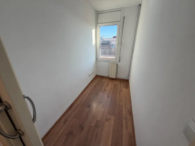 Ático de 2 habitaciones más despacho con terraza de 22 m2 — 16