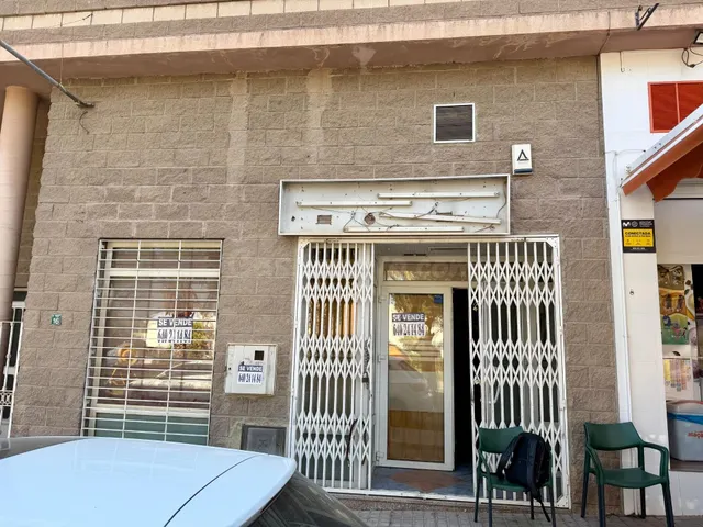Local comercial totalmente instalado en Residencial Los Pino - foto 2