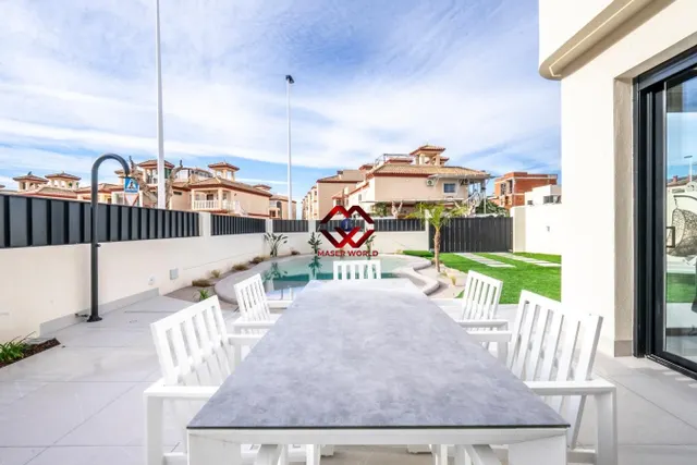 Chalet Independiente con Piscina Privada y Solárium en Roldán (Torre-Pacheco) — 7