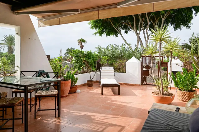 Una casa que se siente, antes que se describe, en Playa Bastián, con vistas al mar — 6