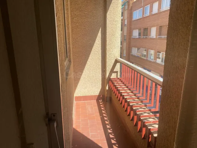 Se ALQUILA piso para estudiantes centrico - foto 3