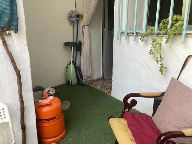PARCELA CON TRES APARTAMENTOS — 23