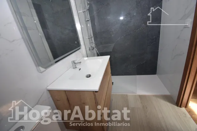 CASA REFORMA A ESTRENAR CON TERRAZA Y TRASTERO — 41