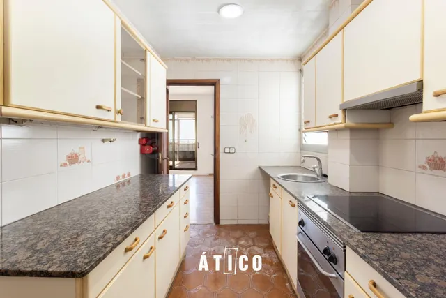 Atico con una terraza espectacular y vistas unicas sobre Barcelona — 18