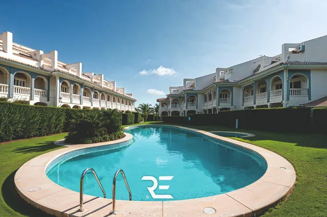 PRECIOSO APARTAMENTO CON AMPLIA TERRAZA Y LICENCIA TURÍSTICA EN PRIMERA LÍNEA DE PLAYA !! — 2