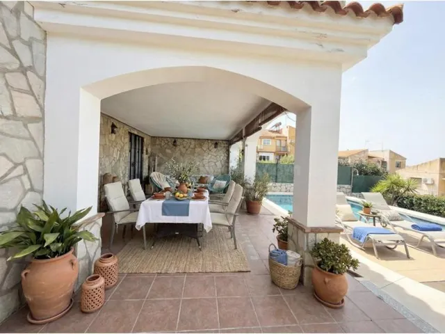 Chalet Pareado en Venta en Alhaurín de la Torre – 5 Dormitor