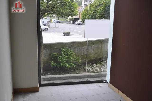 PRECIOSO LOCAL ACONDICIONADO EN LA ZONA DE REBOREDO. — 7