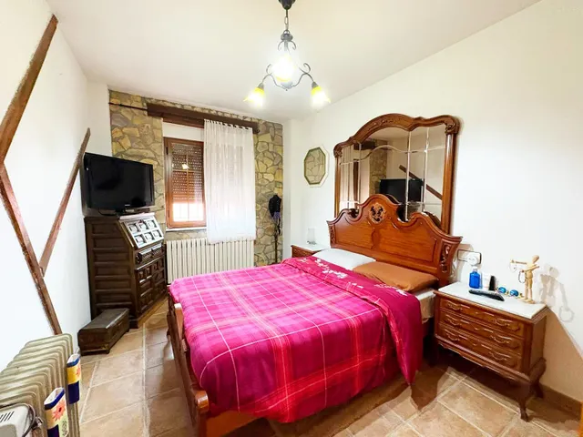 Urbis te ofrece una casa en venta en Navarredonda de la Rinconada, Salamanca. — 31