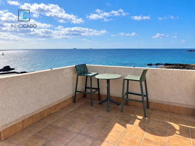 VIVIENDA CON TERRAZA, VISTAS AL MAR Y GARAJE EN LAS ROCALLAS - foto 5