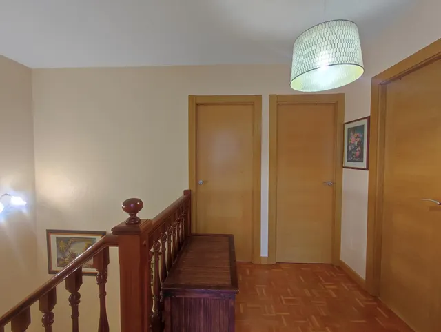 Chalet adosado en Paseo de la Democracia — 28