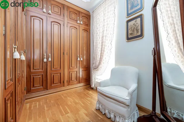 CHALET ADOSADO EN URBANIZACIÓN ADORATRICES — 29