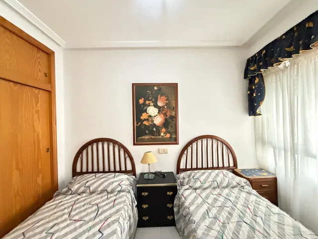 Apartamento a 350 metros de playa del cura con 2 dorm. 1 baño. en frente de av. de las habaneras. superficie de 66 m2. — 11
