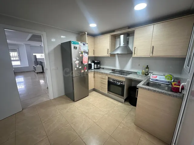 Casa adosada reformada de 254 m2 con garaje y terrazas en Mo - foto 5