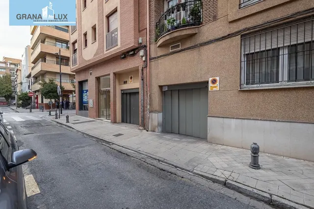 MAGNIFICA PLAZA DE GARAJE EN BARRIO FIGARES - JUNTO A CALLE ALHAMAR — 10