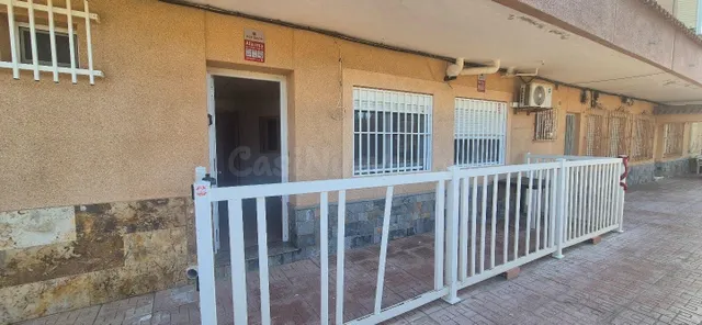 VIVIENDA EN BAJO EN LA URBANIZCION EN BARON - foto 2