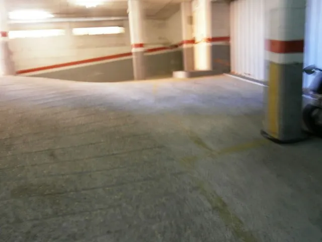 PLAZA DE PARKING EN SANT ANDREU DE LA BARCA A 20' DE BARCELONA — 12