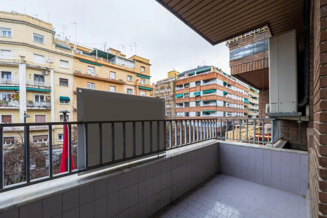 TU NUEVO PISO EN ALHAMAR TE ESTA ESPERANDO — 26