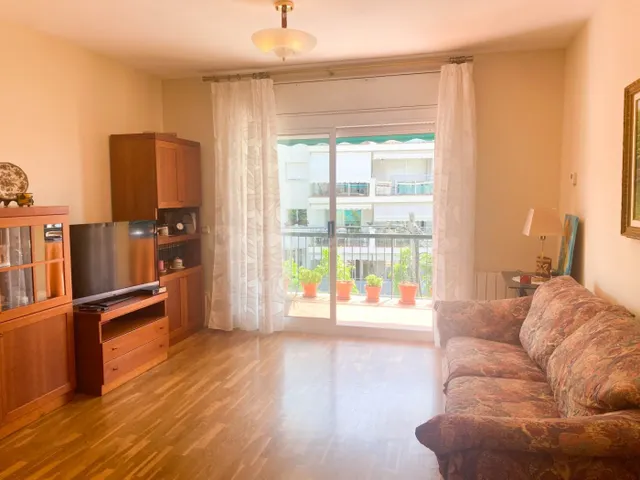 Piso con terraza en zona Els Molins. — 3
