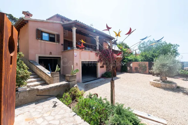 EXCLUSIVO CHALET CON VISTAS ESPECTACULARES EN GALILEA