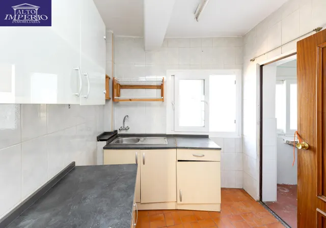 ☀️ Luz, balcón y ubicación: una oportunidad única en Acera de San Ildefonso — 16
