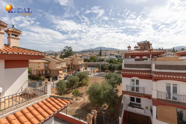 Adosada con 4 dormitorios, amplias terrazas y vistas a Granada y sierra nevada — 43