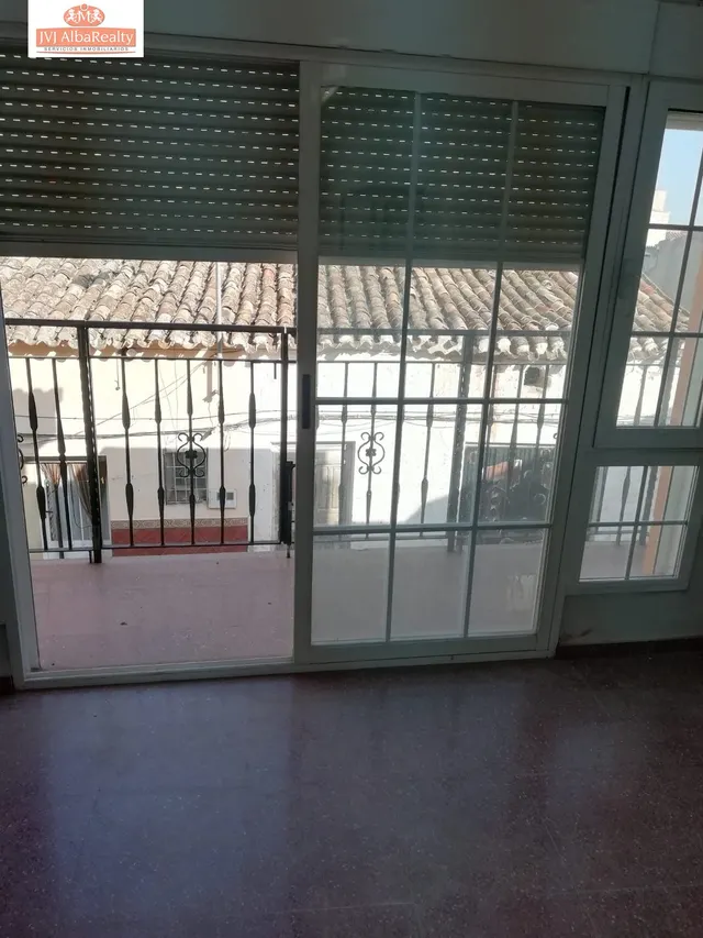EXTRAORDINARIO LOCAL EN VENTA EN MADRIGUERAS PREPARADO PARA EDIFICAR VIVIENDA — 37