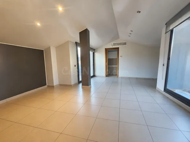SANT CELONI (CENTRO): GRAN PISO DUPLEX INVERTIDO CON GRANDES - foto 5