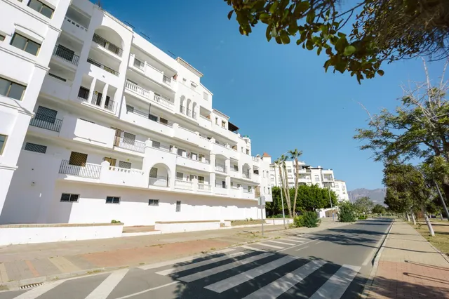 FANTASTICO PISO CON TERRAZA JUNTO AL MAR — 6