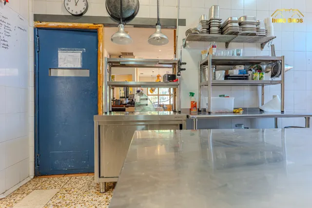 “Restaurante con licencia en 1.993 m2 de parcela y potencial para 3 viviendas en Hita” — 39