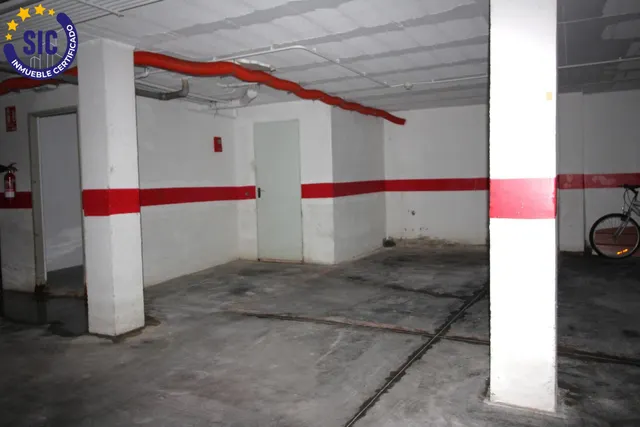 Plaza de parking en garaje cerrado comunitario en zona de la playa de morro de Gos, playa de la Concha y pueblo de Oropesa del Mar — 3