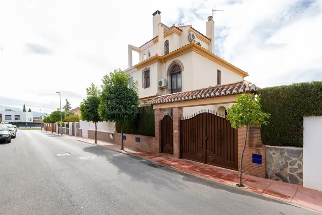 VIVIENDA PAREADA EN MONTELUZ — 4