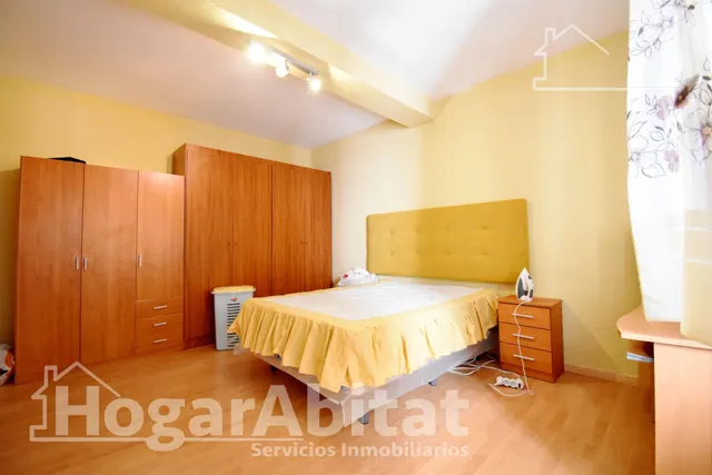 MUY AMPLIO CON 4 DORMITORIOS Y TERRAZA EN EL CENTRO — 15