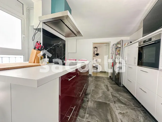 Amplio piso en Els Pavos, Blanes – Espacio y comodidad en un - foto 3