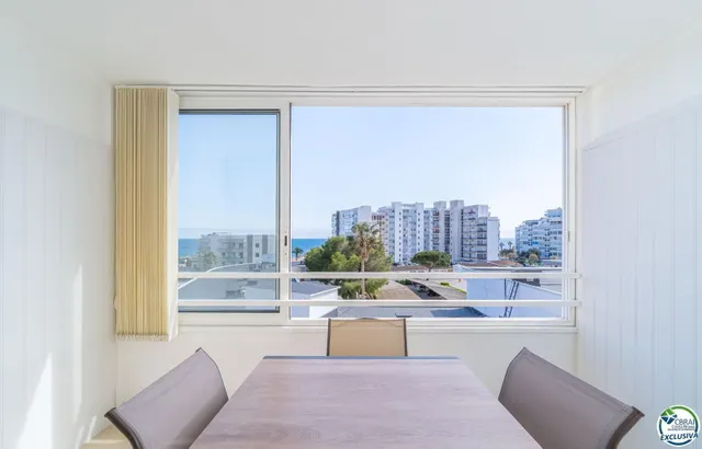 Apartamento en perfecto estado con un dormitorio y vistas al - foto 3