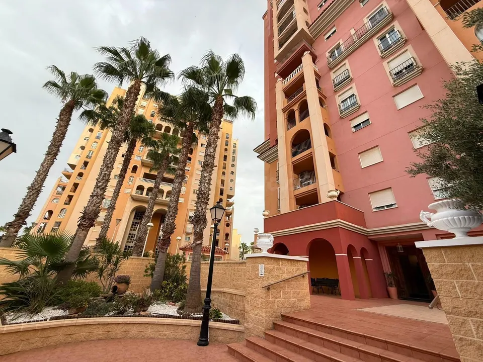 ¡Tu Paraíso en Torrevieja a Solo Pasos del Mar! ️