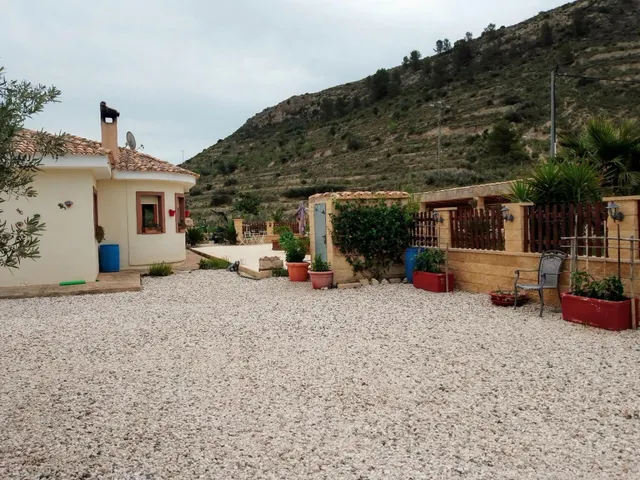 Encantadora Villa en Relleu con Vistas a la Montaña y Máxima - foto 3