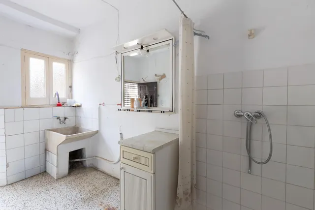 EXCEPCIONAL OPORTUNIDAD EN PLENO CENTRO DE HUÉTOR VEGA — 38