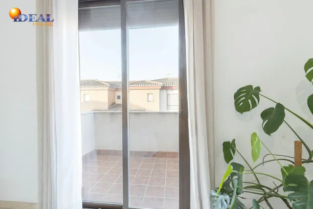 Pareada en Urbanización La Joya — 21