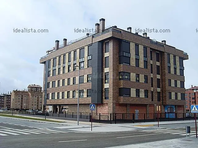 MONCASA VENDE Plaza de garaje cerrada